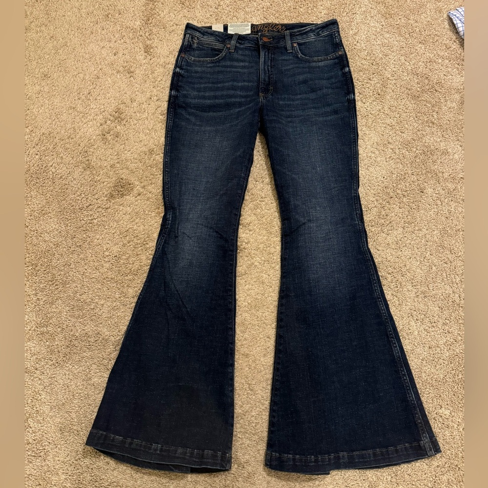 Wrangler Flare Jeans 31x34 NWT